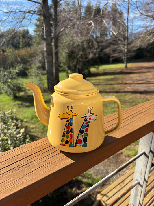 Teteras enlozadas amarillo crema
